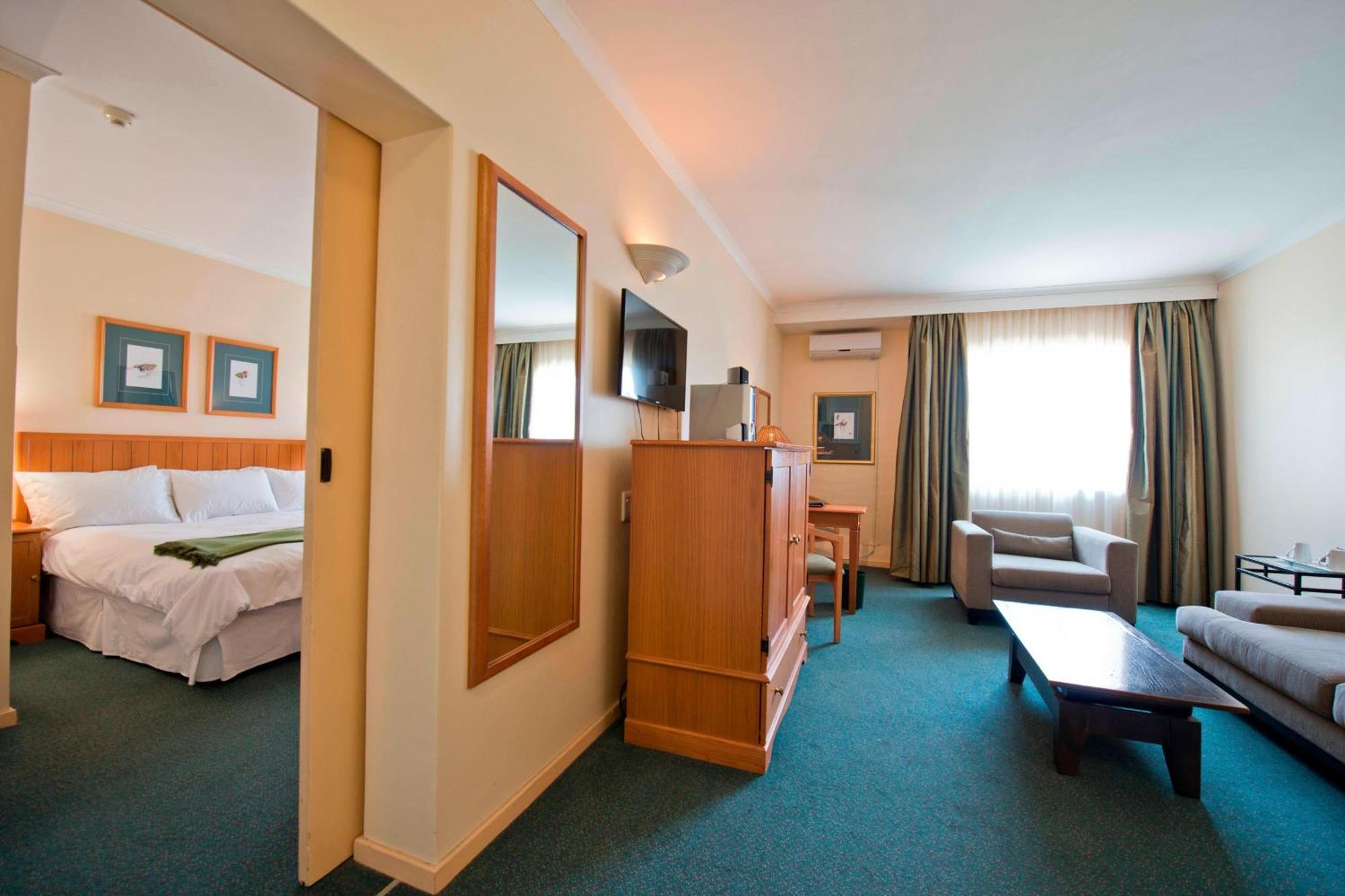 Protea Hotel By Marriott Ондангва Экстерьер фото